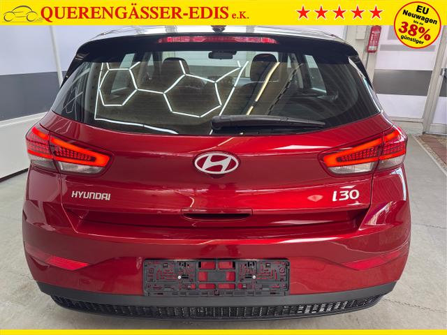 Hyundai / i30 / Rot / / / SHZ NAVI ALU LED RFK PDC