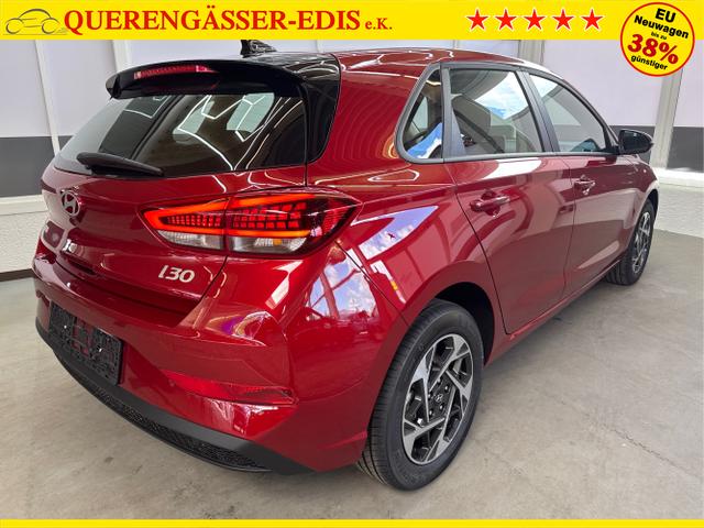 Hyundai / i30 / Rot / / / SHZ NAVI ALU LED RFK PDC