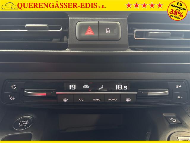 Fiat / Doblò / Blau / / / AUT 7-SITZER STYLE PACK SHZ TOTWINKEL UConnect 