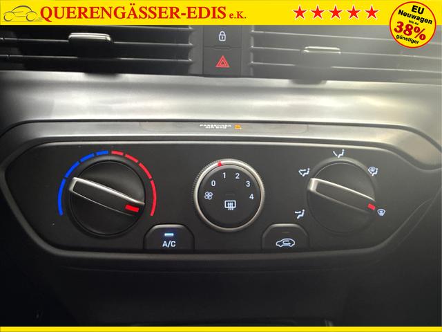 Hyundai / i20 / Grau / / / NAVI RFK TEMPOMAT