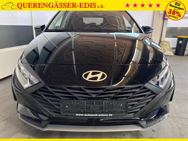 Hyundai / i20 / Schwarz / / / NAVI RFK TEMPOMAT