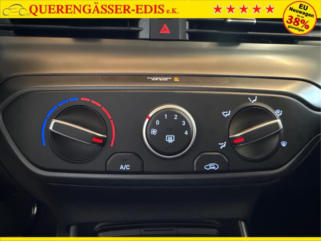 Hyundai / i20 / Schwarz / / / NAVI RFK TEMPOMAT