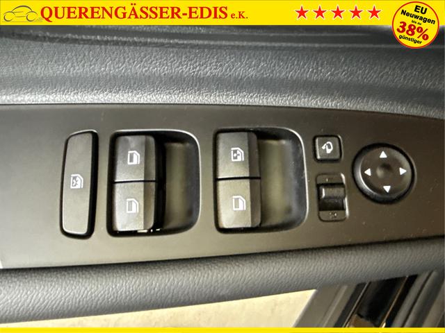 Hyundai / BAYON / Schwarz / / / NAVI SHZ RFK PDC KLIMAAUTOMATIK Licht/Regensensor