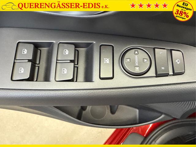 Hyundai / i30 / Rot / / / EDITION NAVI SHZ KLIMAAUTOMATIK RFK LED PDC v+h