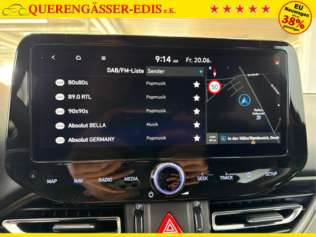 Hyundai / i30 / Rot / / / EDITION NAVI SHZ KLIMAAUTOMATIK RFK LED PDC v+h