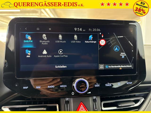 Hyundai / i30 / Rot / / / EDITION NAVI SHZ KLIMAAUTOMATIK RFK LED PDC v+h