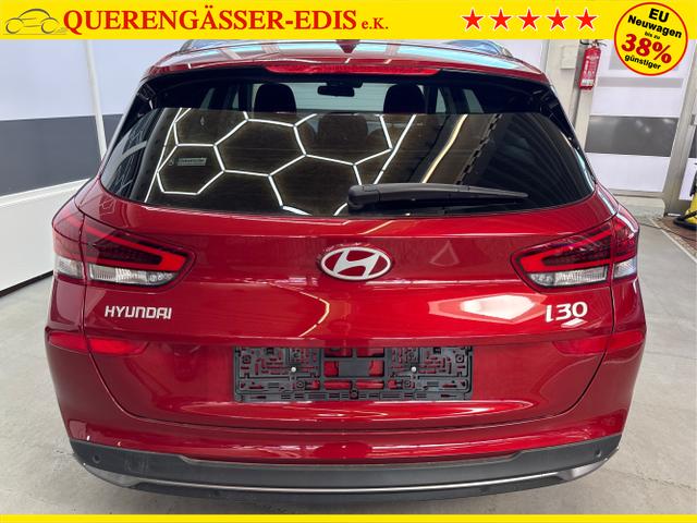 Hyundai / i30 / Rot / / / EDITION NAVI SHZ KLIMAAUTOMATIK RFK LED PDC v+h