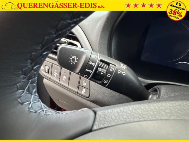 Hyundai / i30 / Rot / / / EDITION NAVI SHZ KLIMAAUTOMATIK RFK LED PDC v+h