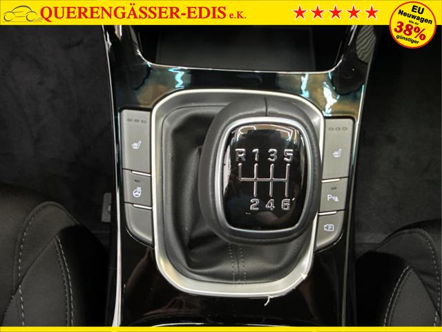 Hyundai / i30 / Rot / / / EDITION NAVI SHZ KLIMAAUTOMATIK RFK LED PDC v+h