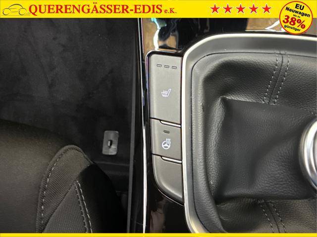 Hyundai / i30 / Rot / / / EDITION NAVI SHZ KLIMAAUTOMATIK RFK LED PDC v+h