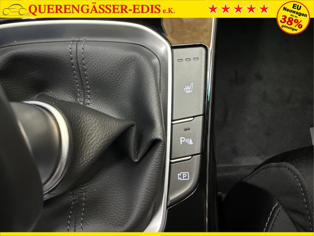 Hyundai / i30 / Rot / / / EDITION NAVI SHZ KLIMAAUTOMATIK RFK LED PDC v+h