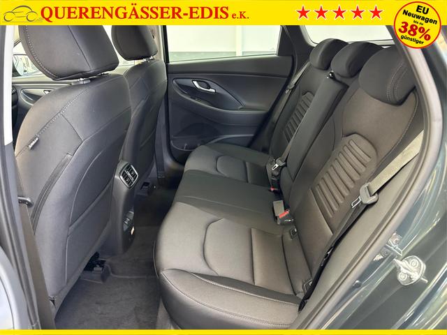 Hyundai i30 Kombi STYLE EDITION NAVI SHZ KLIMAAUTOMATIK RFK LED PDC v+h 