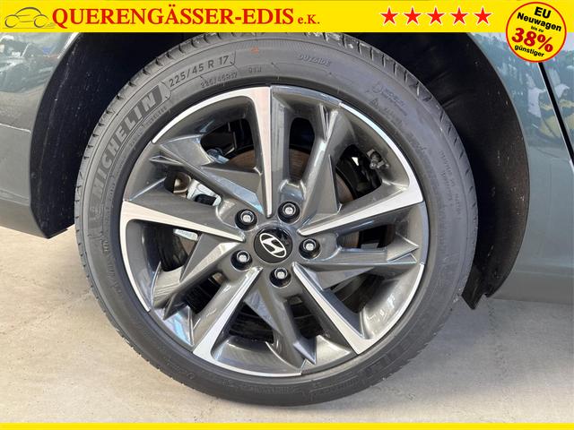 Hyundai i30 Kombi STYLE EDITION NAVI SHZ KLIMAAUTOMATIK RFK LED PDC v+h 