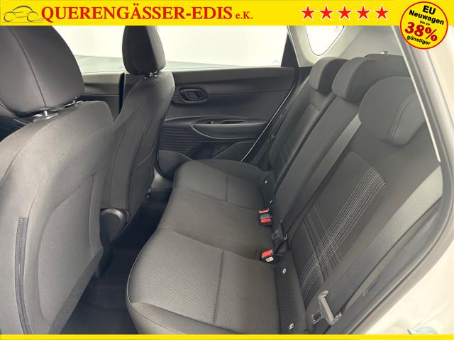 Hyundai / BAYON / Weiß / / / DCT SHZ NAVI RFK PDC 