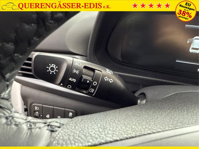 Hyundai / BAYON / Weiß / / / DCT SHZ NAVI RFK PDC 