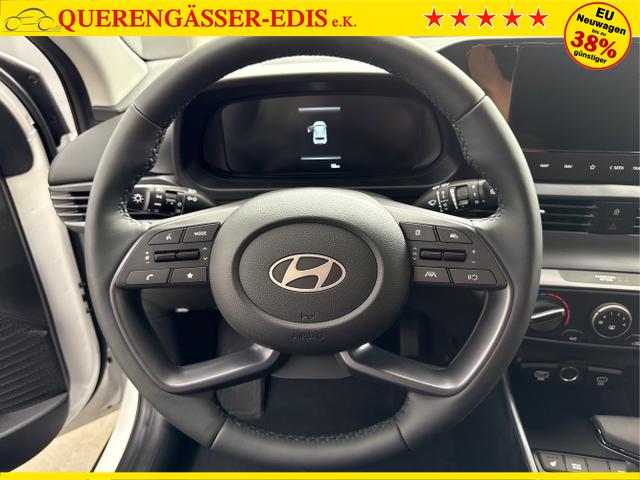 Hyundai / BAYON / Weiß / / / DCT SHZ NAVI RFK PDC 
