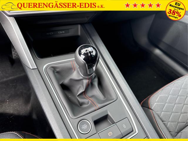 Seat / Leon / Weiß / / / 