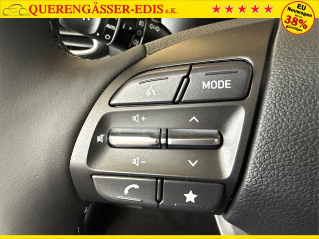 Hyundai / i30 / Rot / / / NAVI LED RFK PDC