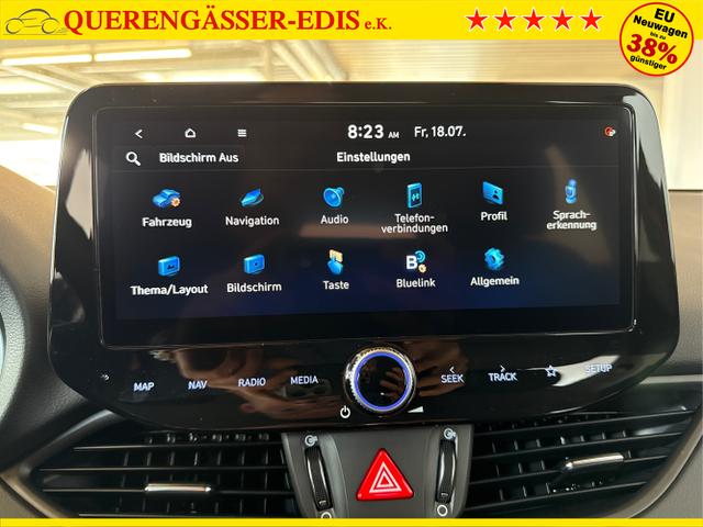 Hyundai / i30 / Rot / / / NAVI LED RFK PDC