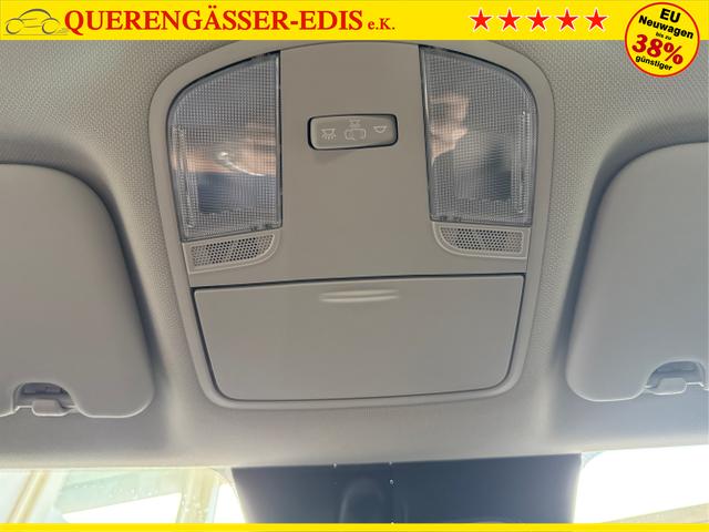 Hyundai / i30 / Rot / / / NAVI LED RFK PDC