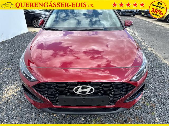 Hyundai / i30 / Rot / / / NAVI SHZ RFK PDC v+h 