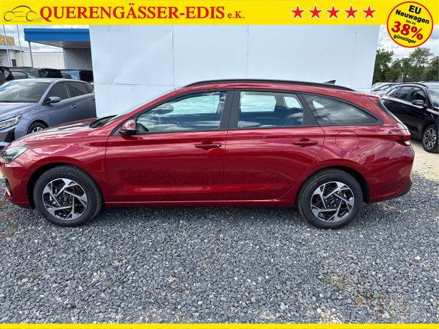 Hyundai / i30 / Rot / / / NAVI SHZ RFK PDC v+h 