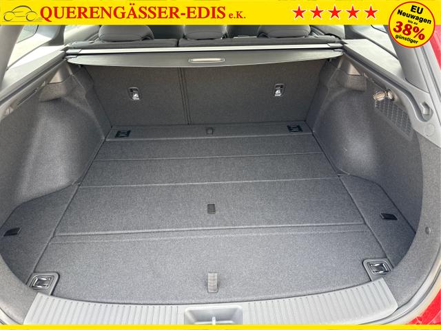 Hyundai / i30 / Rot / / / NAVI SHZ RFK PDC v+h 