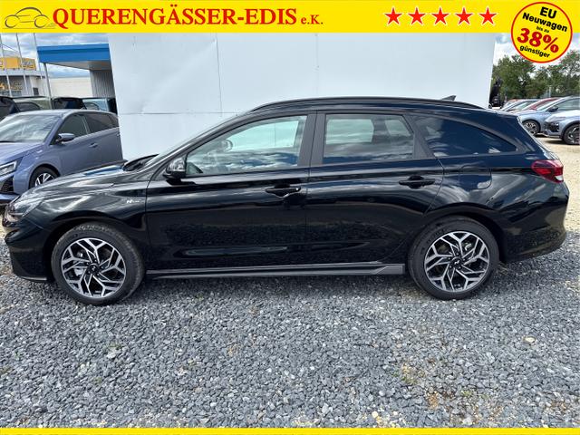 Hyundai / i30 / Schwarz / / / N-LINE SHZ NAVI PDC RFK