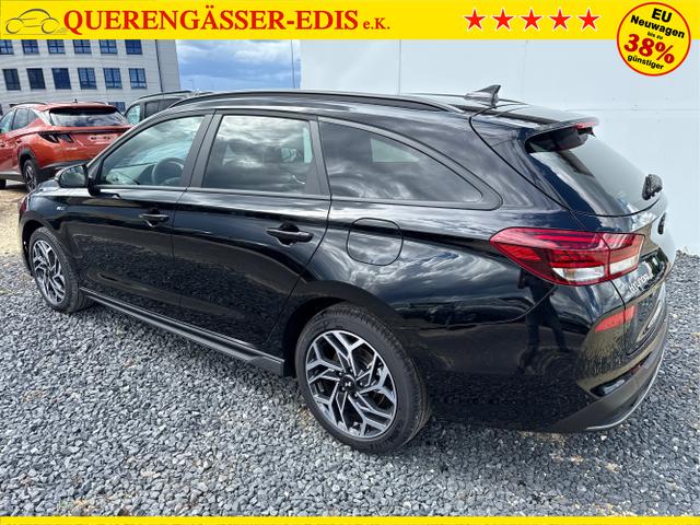 Hyundai / i30 / Schwarz / / / N-LINE SHZ NAVI PDC RFK