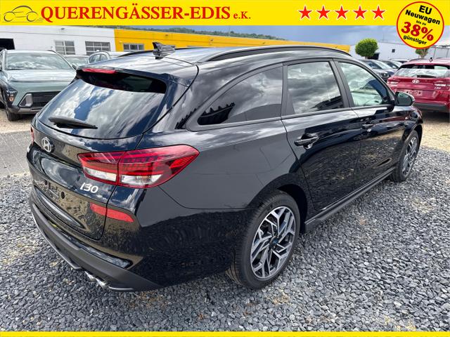 Hyundai / i30 / Schwarz / / / N-LINE SHZ NAVI PDC RFK