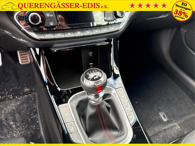 Hyundai / i30 / Schwarz / / / N-LINE SHZ NAVI PDC RFK