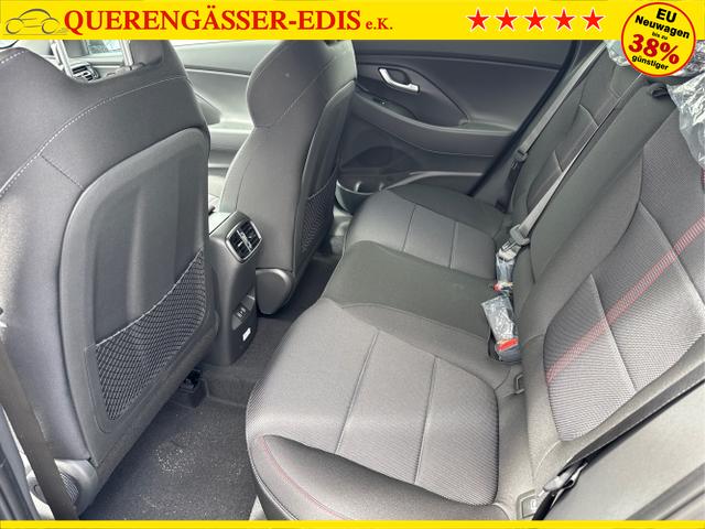 Hyundai / i30 / Schwarz / / / N-LINE SHZ NAVI PDC RFK