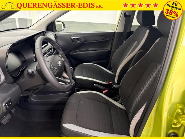 Hyundai / i10 / Grün / / / AUT NAVI SHZ TEMPOMAT 
