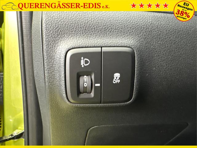 Hyundai / i10 / Grün / / / AUT NAVI SHZ TEMPOMAT 