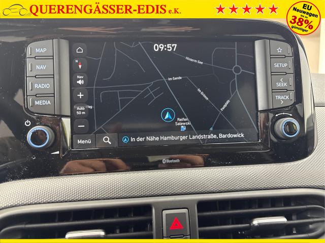 Hyundai / i10 / Grün / / / AUT NAVI SHZ TEMPOMAT 
