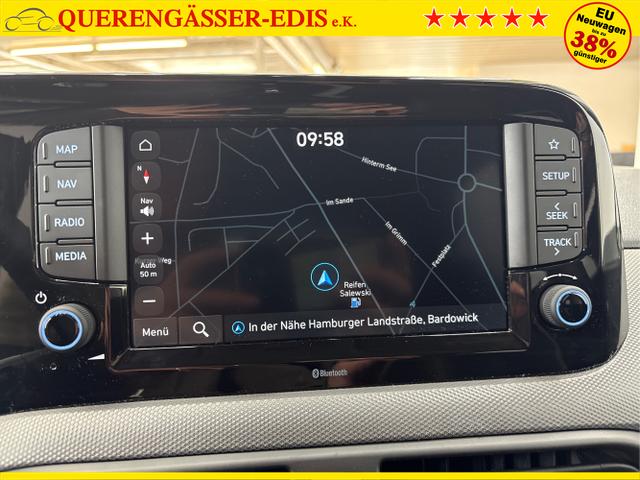 Hyundai / i10 / Grün / / / AUT NAVI SHZ TEMPOMAT 