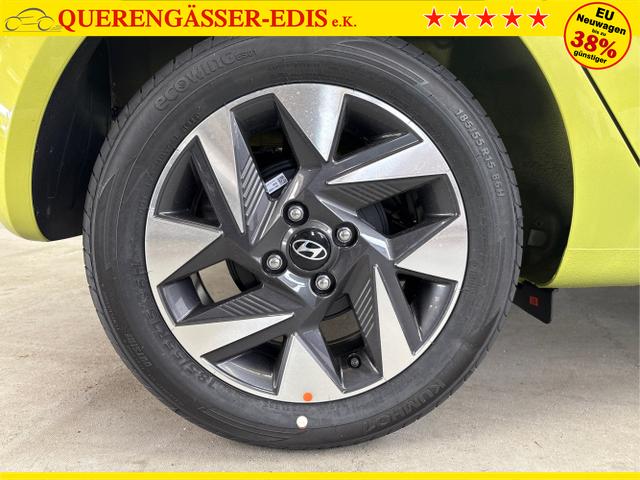 Hyundai / i10 / Grün / / / AUT NAVI SHZ TEMPOMAT 