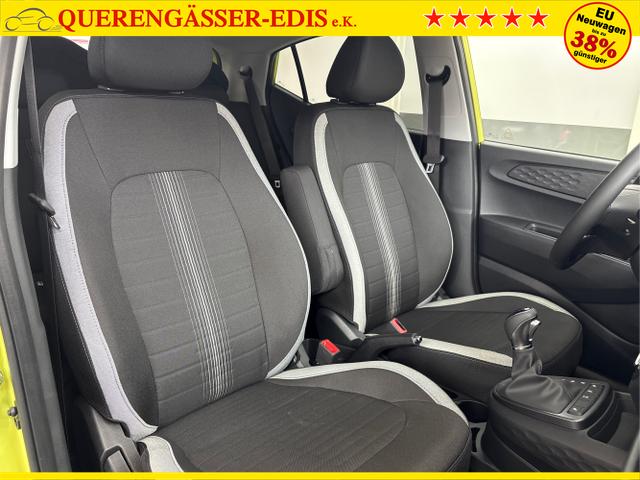 Hyundai / i10 / Grün / / / AUT NAVI SHZ TEMPOMAT 