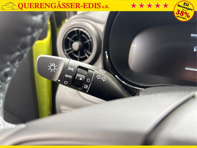 Hyundai / i10 / Grün / / / AUT NAVI SHZ TEMPOMAT 