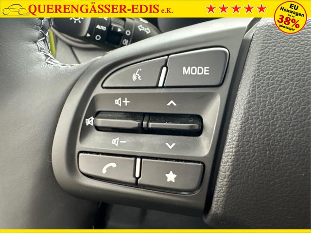 Hyundai / i10 / Grün / / / AUT NAVI SHZ TEMPOMAT 