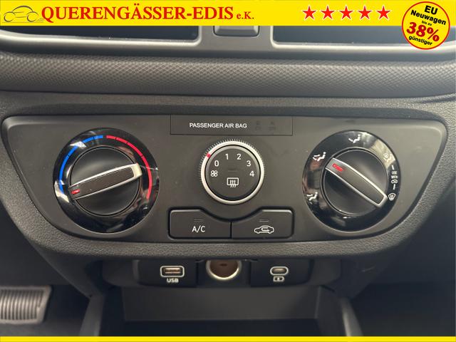 Hyundai / i10 / Grün / / / AUT NAVI SHZ TEMPOMAT 