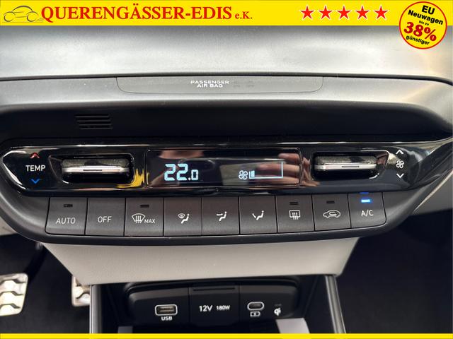 Hyundai / BAYON / Blau / / / SmartSense PLUS NAVI SHZ RFK PDC KLIMAAUTOMATIK