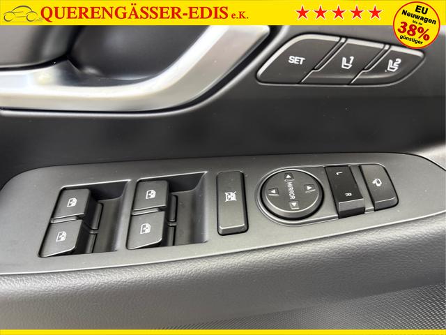 Hyundai / i30 / Weiß / / / DCT ACC NAVI RFK WP 
