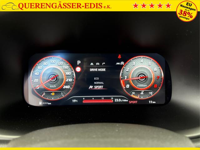Hyundai / i30 / Weiß / / / DCT ACC NAVI RFK WP 