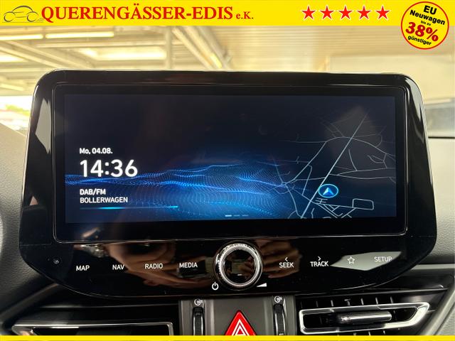 Hyundai / i30 / Weiß / / / DCT ACC NAVI RFK WP 