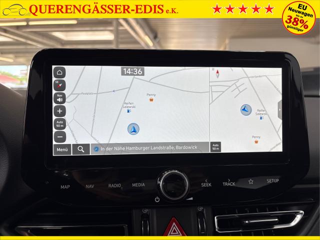 Hyundai / i30 / Weiß / / / DCT ACC NAVI RFK WP 
