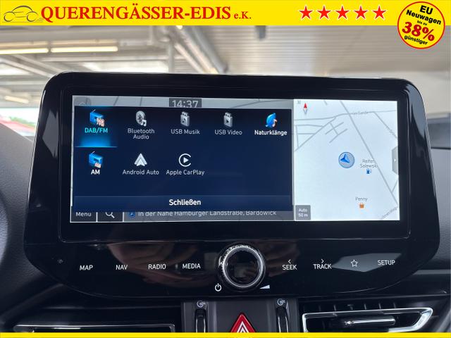 Hyundai / i30 / Weiß / / / DCT ACC NAVI RFK WP 