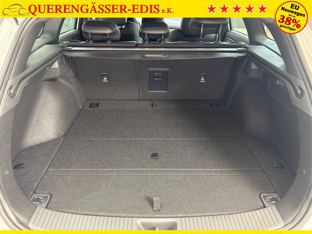 Hyundai / i30 / Weiß / / / DCT ACC NAVI RFK WP 