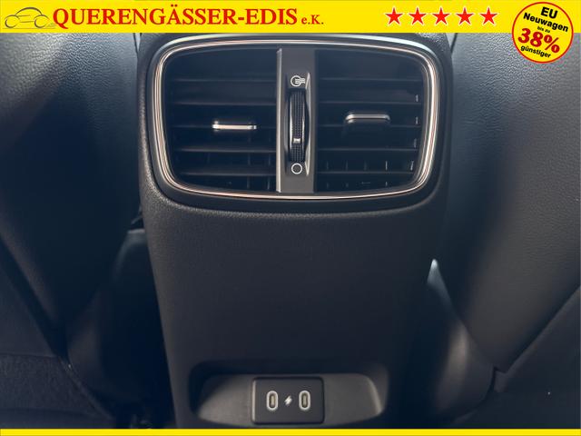 Hyundai / i30 / Weiß / / / DCT ACC NAVI RFK WP 