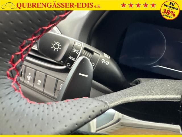 Hyundai / i30 / Weiß / / / DCT ACC NAVI RFK WP 